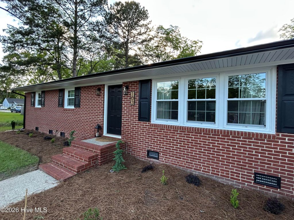 Photo of 103 Pecan Drive, Murfreesboro, NC 27855 (MLS # 100561646)