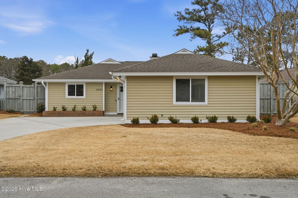 Photo of 6043 Cedar Ridge Drive, Wilmington, NC 28405 (MLS # 100572206)