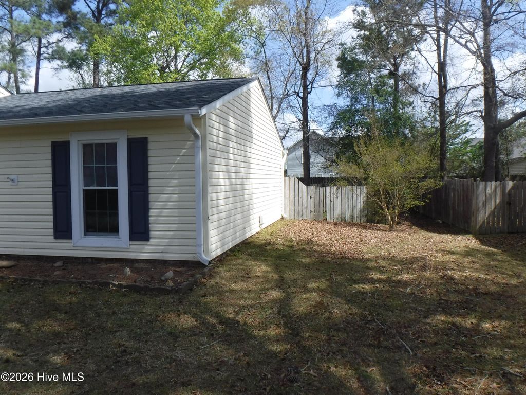 Photo of 624 Shadowridge Road, Jacksonville, NC 28546 (MLS # 100564650)