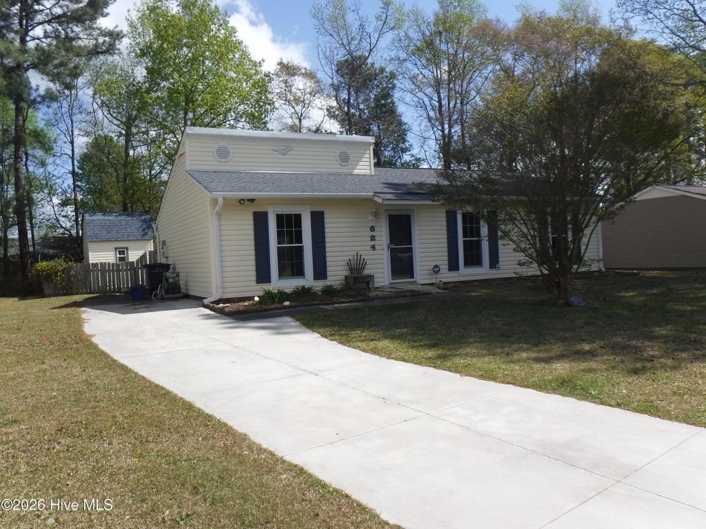 Photo of 624 Shadowridge Road, Jacksonville, NC 28546 (MLS # 100564650)