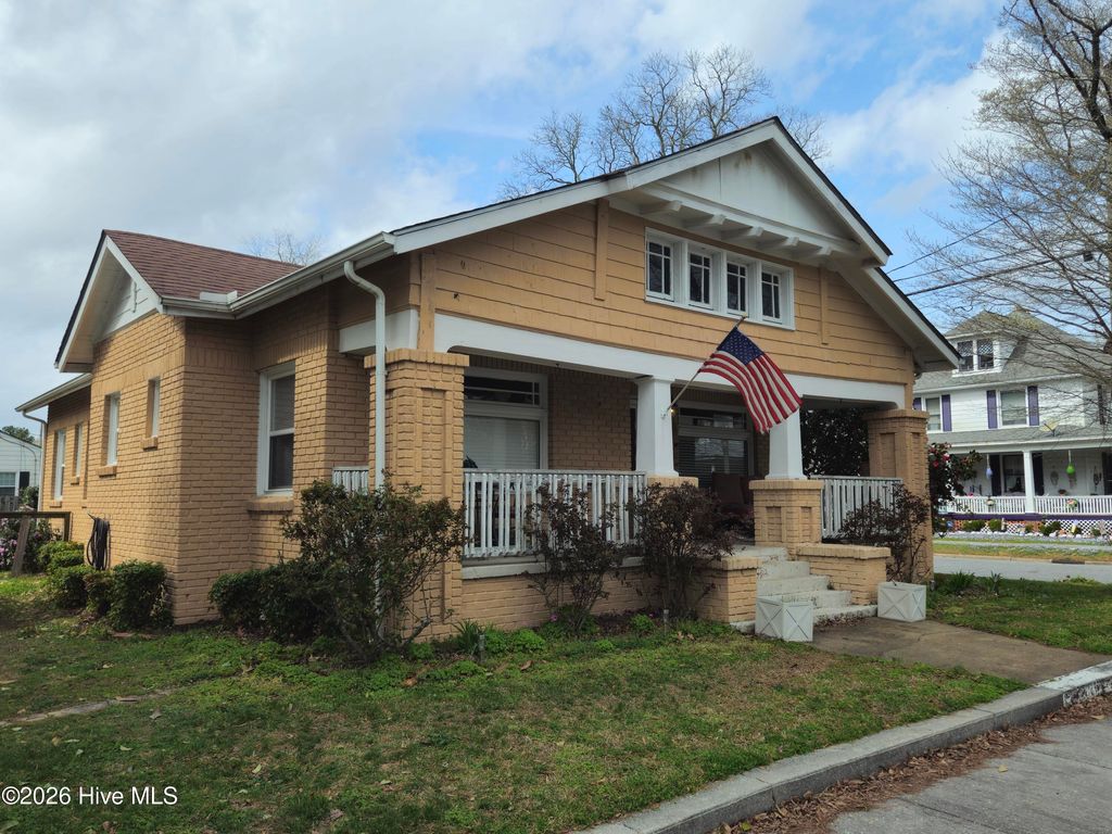 Photo of 107 N Griffin Street, Elizabeth City, NC 27909 (MLS # 100560880)