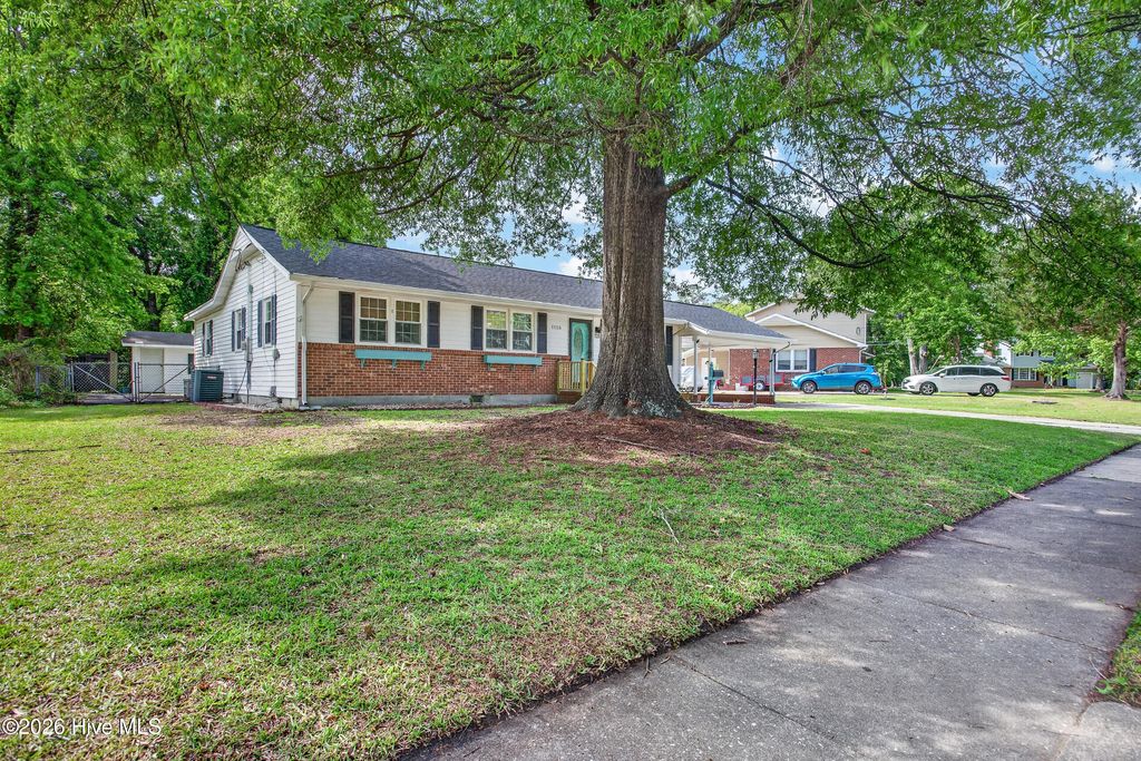 Photo of 1115 Clifton Road, Jacksonville, NC 28540 (MLS # 100572020)