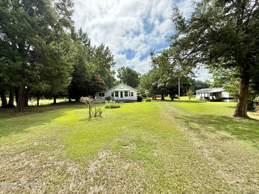 Photo of 617 Johnson Ch Road, Warsaw, NC 28398 (MLS # 100526657)