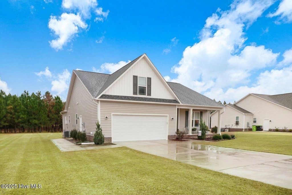 Photo of 117 Persimmon Drive, New Bern, NC 28562 (MLS # 100545265)