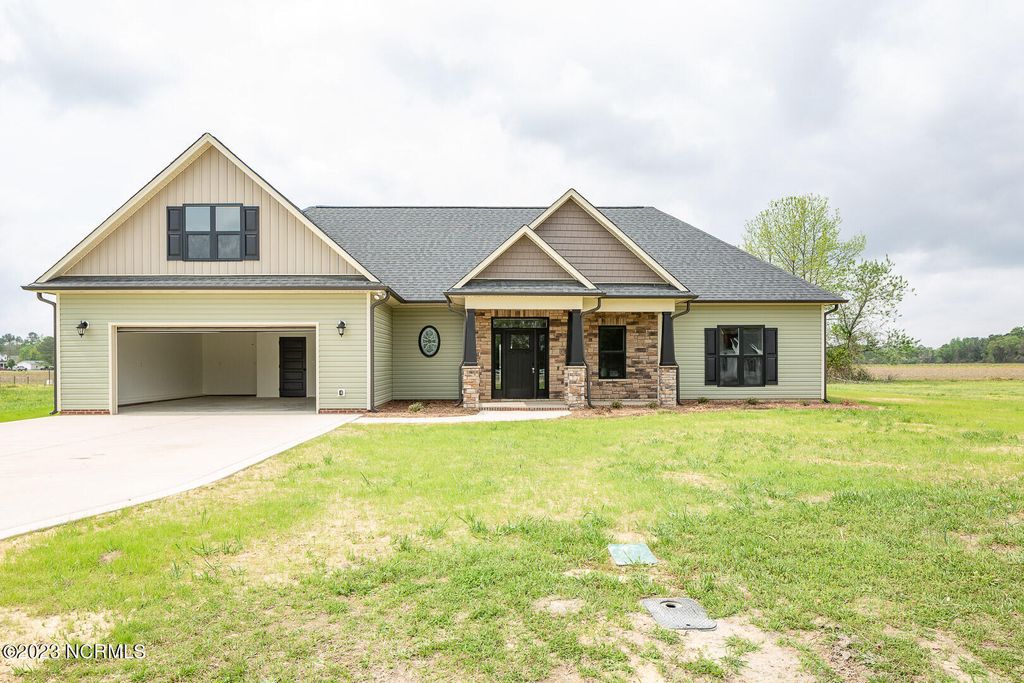 Photo of 129 Cedar Lake Lane, Clinton, NC 28328 (MLS # 100556249)