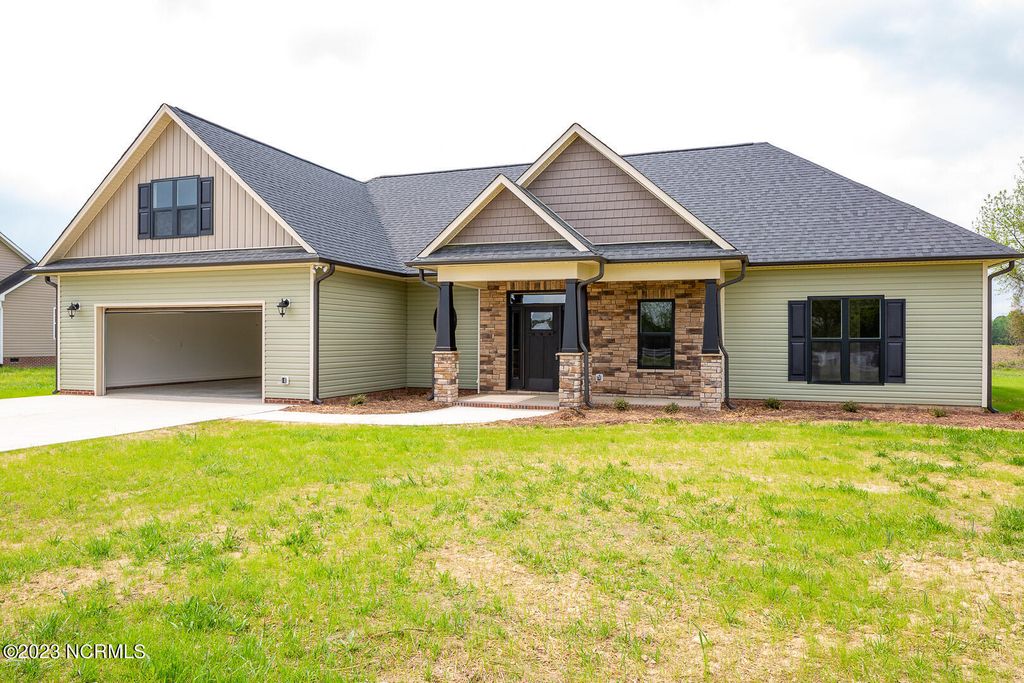 Photo of 129 Cedar Lake Lane, Clinton, NC 28328 (MLS # 100556249)