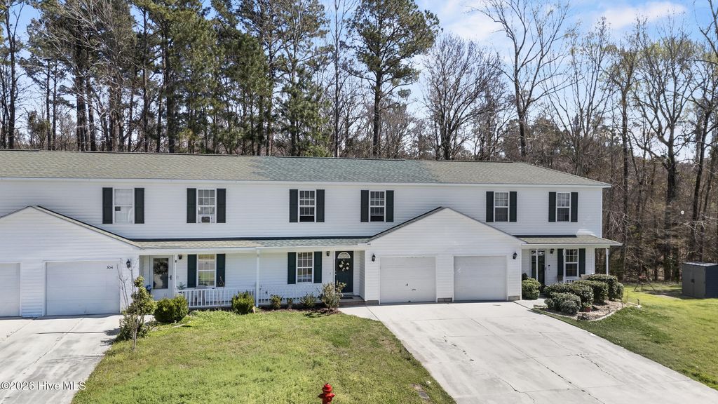 Photo of 302 Winners Circle S, Jacksonville, NC 28546 (MLS # 100561186)