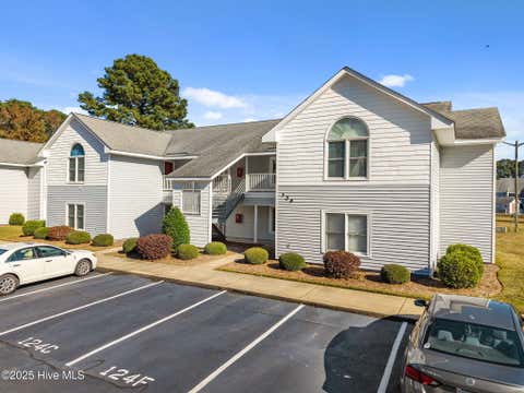 Photo for 124 W Victoria Court B