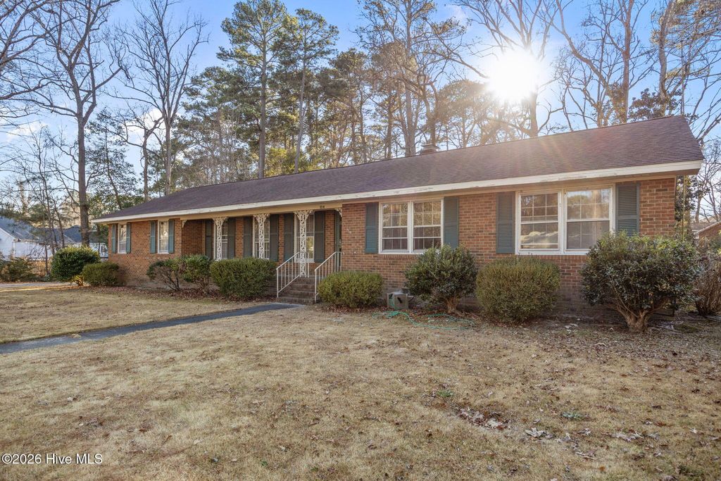 Photo of 114 Wilkshire Drive, Greenville, NC 27858 (MLS # 100557749)