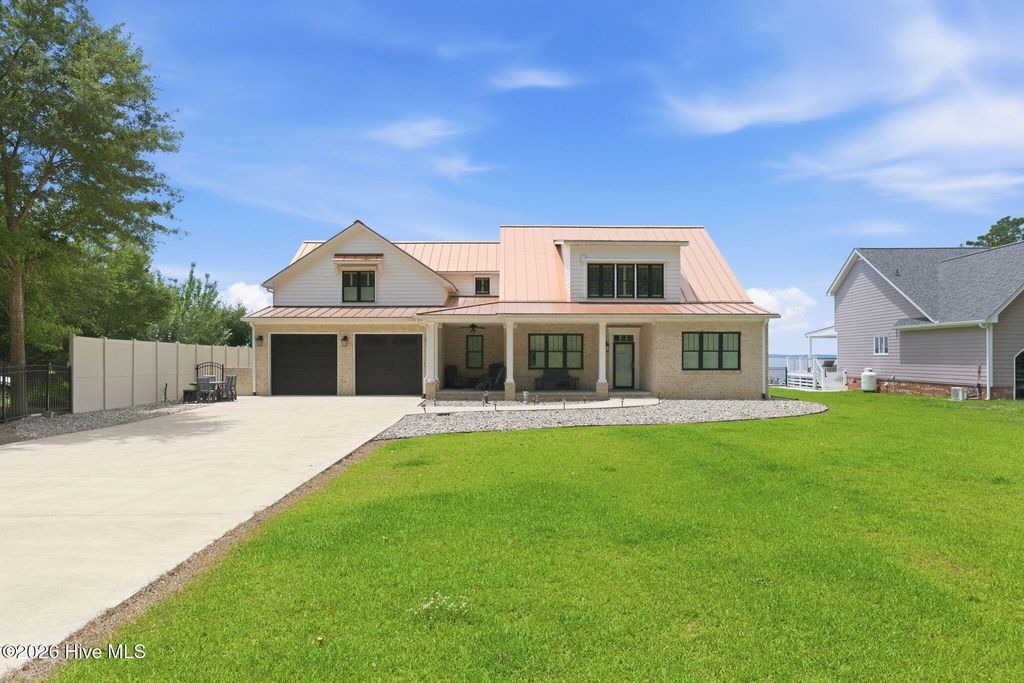 Photo of 685 Raymond Road, Arapahoe, NC 28510 (MLS # 100577931)