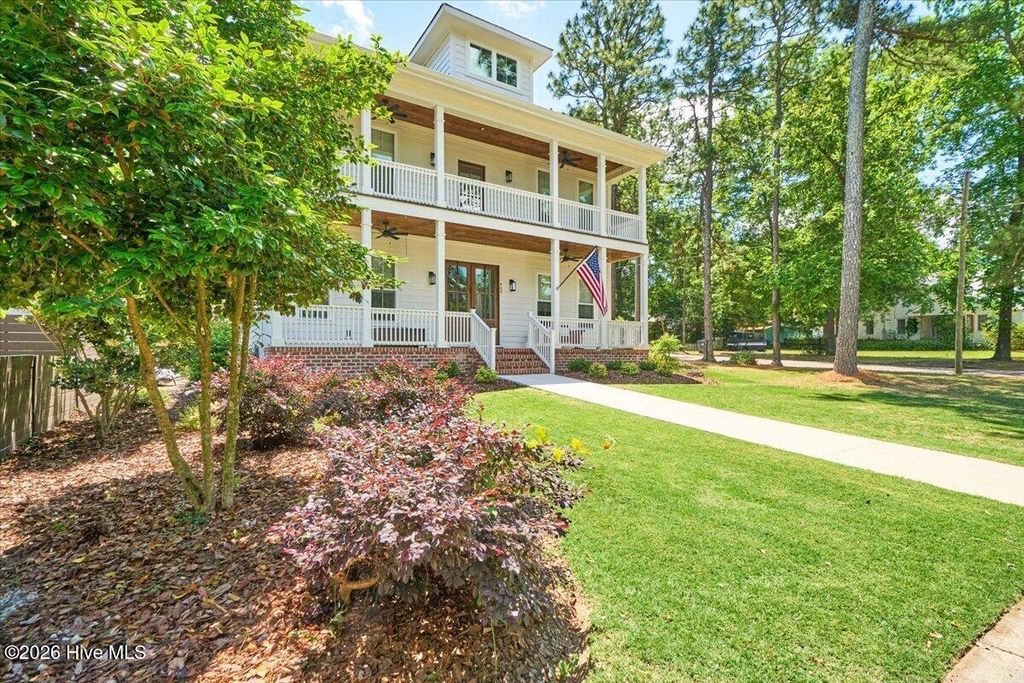 Photo of 405 N May Street, Southern Pines, NC 28387 (MLS # 100574153)