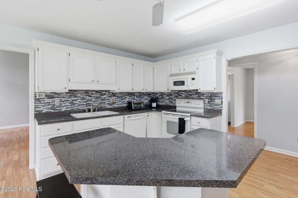 Photo of 89 Shoreline Drive, New Bern, NC 28562 (MLS # 100565487)