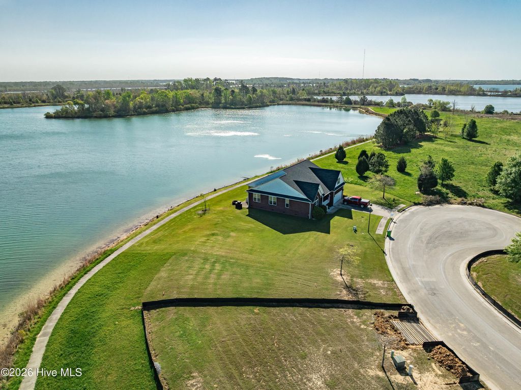 Photo of 273 Lake Tyler Drive, New Bern, NC 28560 (MLS # 100564153)