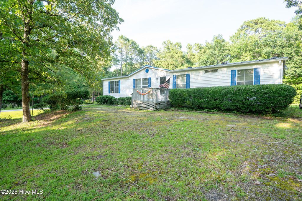 Photo of 340 Belgrade Swansboro Road, Stella, NC 28582 (MLS # 100513589)