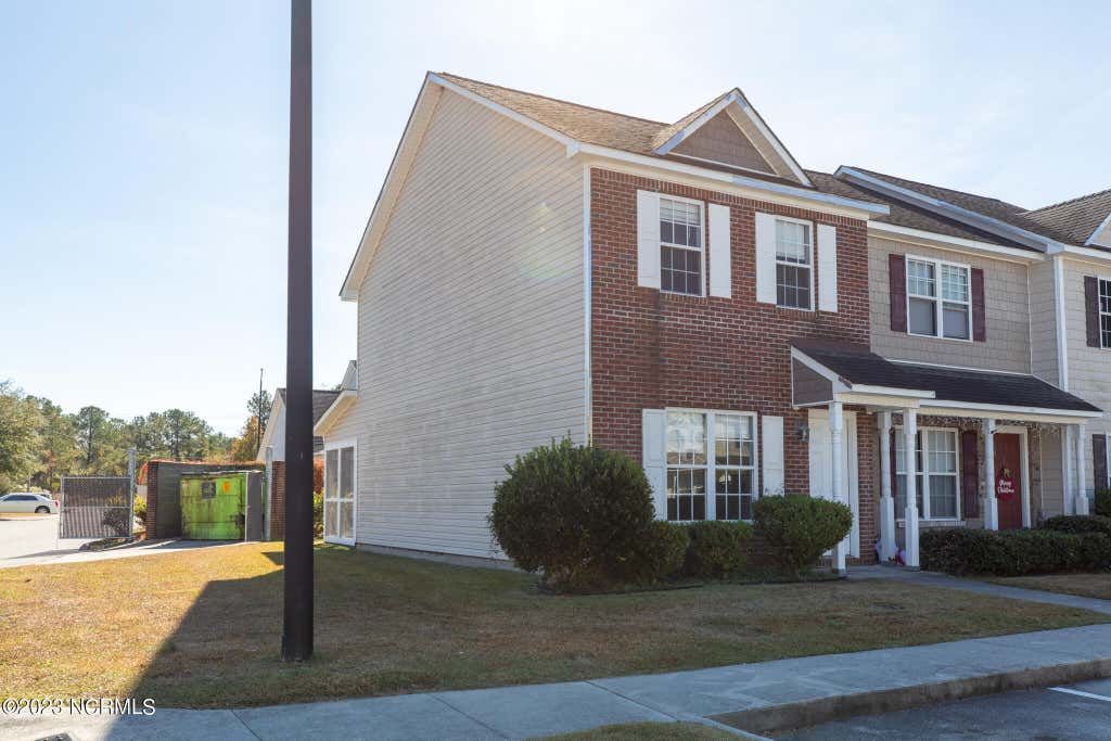 Photo of 401 Springwood Drive, Jacksonville, NC 28546 (MLS # 100595536)
