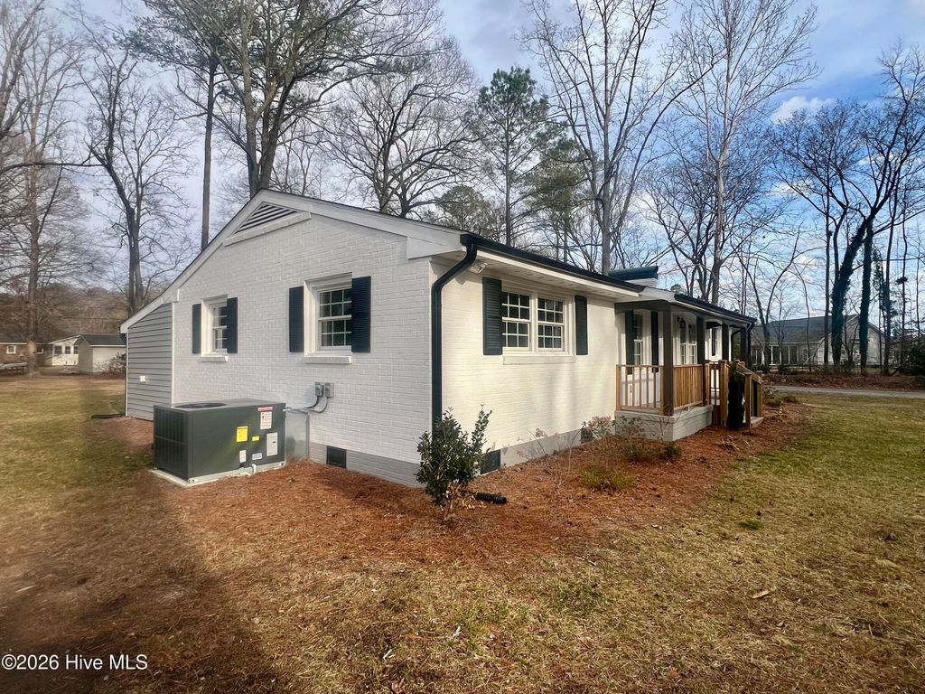 Photo of 101 Beech Lane, Washington, NC 27889 (MLS # 100556990)