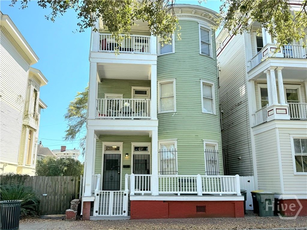Photo of 814 Drayton Street, Savannah, GA 31401 (MLS # SA351304)