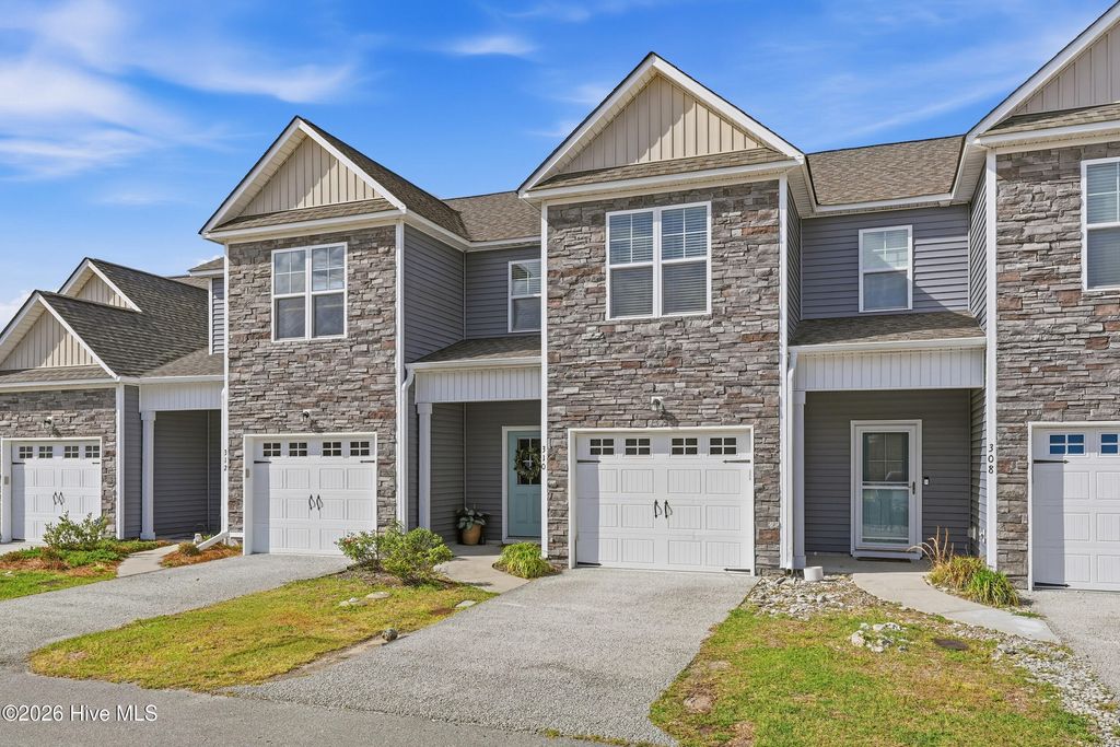 Photo of 310 S Stingray Lane, Sneads Ferry, NC 28460 (MLS # 100566235)