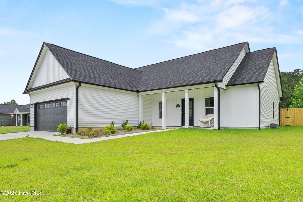 Photo of 309 Belgian Court, Richlands, NC 28574 (MLS # 100574292)