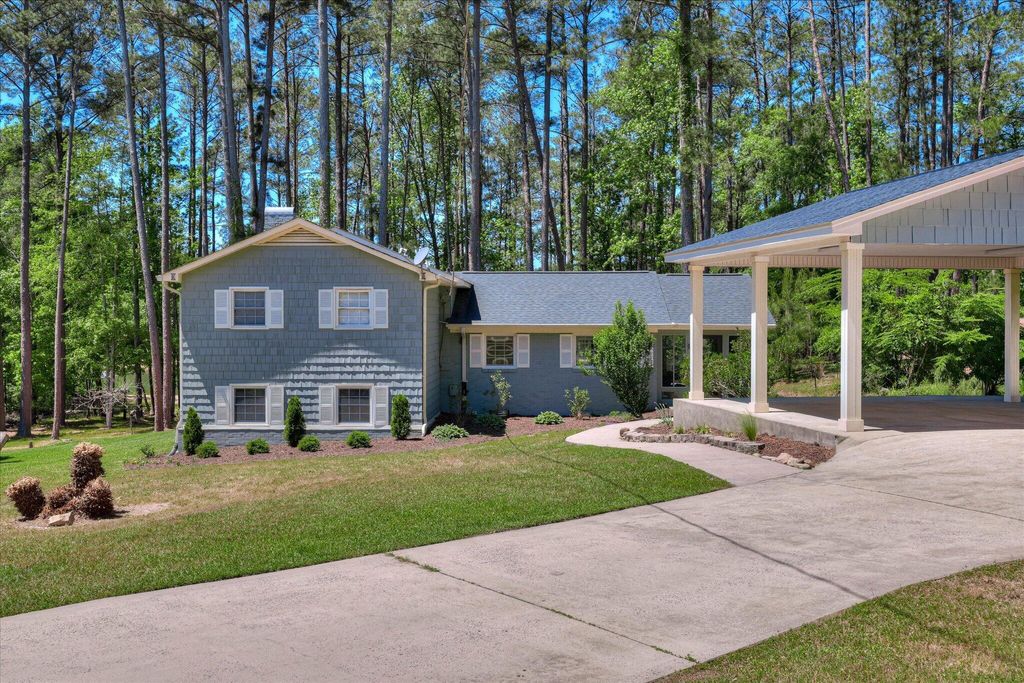 Photo of 3231 Bay Shore Drive, Lincolnton, GA 30817 (MLS # 554905)