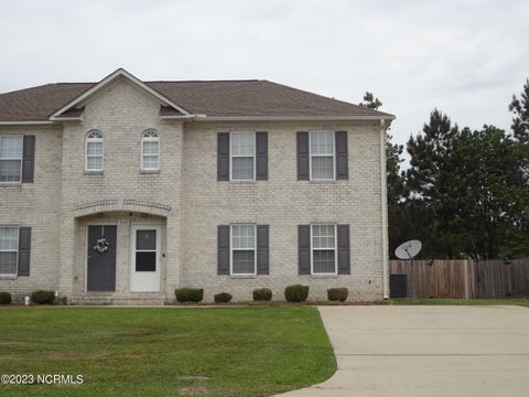 Townhouse For Rent - 205 South Pointe Drive #B<br/> Pitt County, Winterville, NC 28590