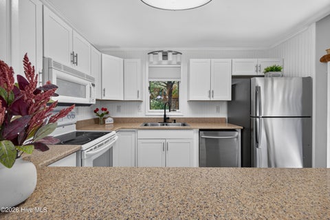 Tiny photo for 2008 Albert Circle, Wilmington, NC 28403 (MLS # 100601967)