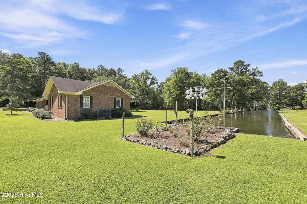 Photo of 959 Halls Creek Road, Elizabeth City, NC 27909 (MLS # 100590474)