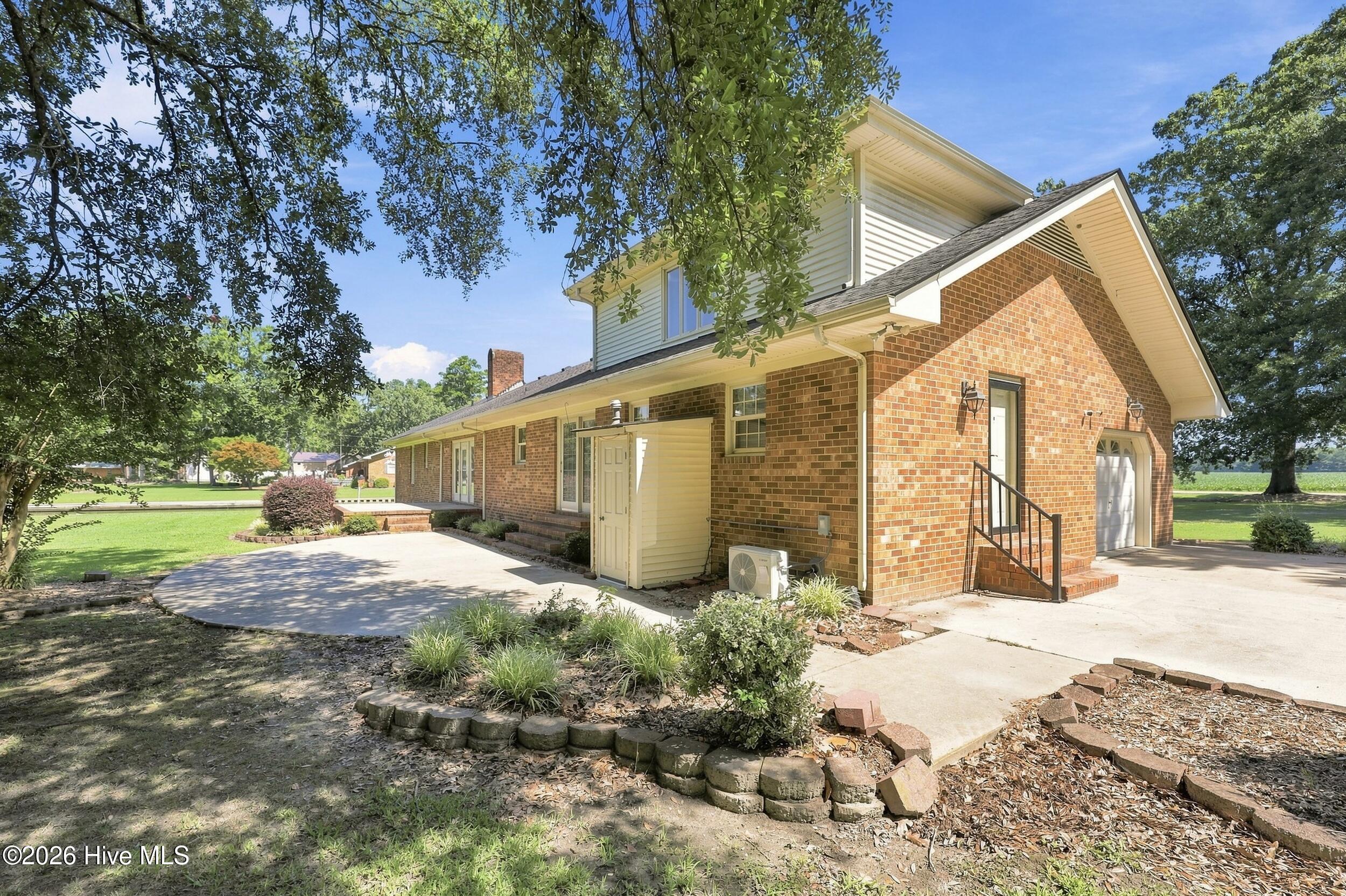 959 Halls Creek Road