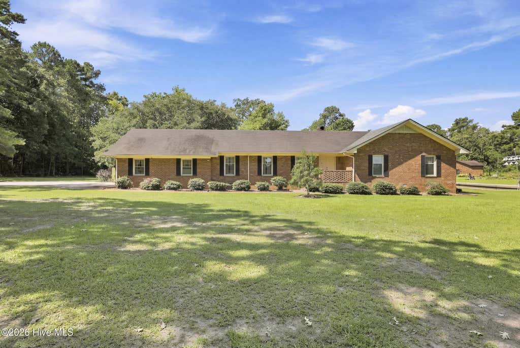 Photo of 959 Halls Creek Road, Elizabeth City, NC 27909 (MLS # 100590474)
