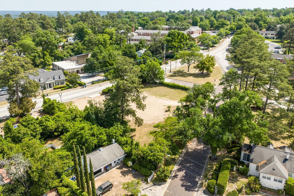 Photo of 2875 Lake Forest Drive, Augusta, GA 30909 (MLS # 554776)