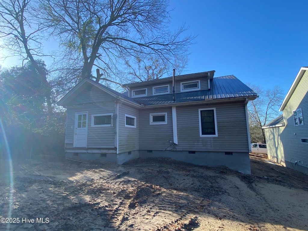 Photo of 404 Summit Street, Aberdeen, NC 28315 (MLS # 100571992)