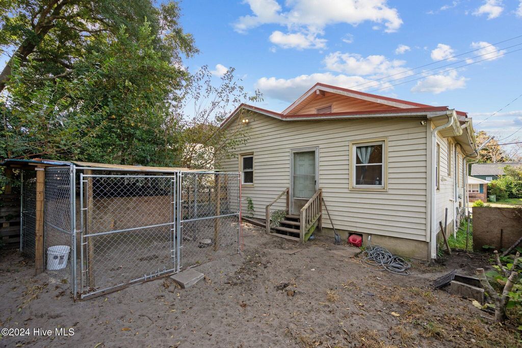 Photo of 618 N 11th Street, Wilmington, NC 28401 (MLS # 100489443)