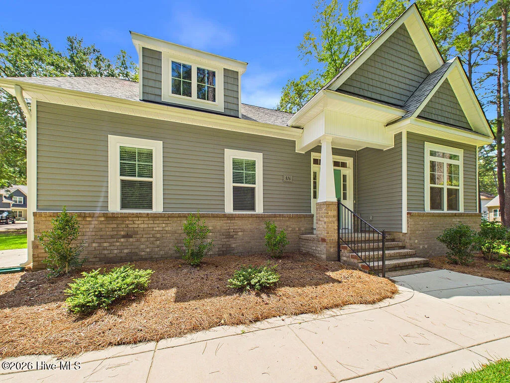 816 Red Hawk Place