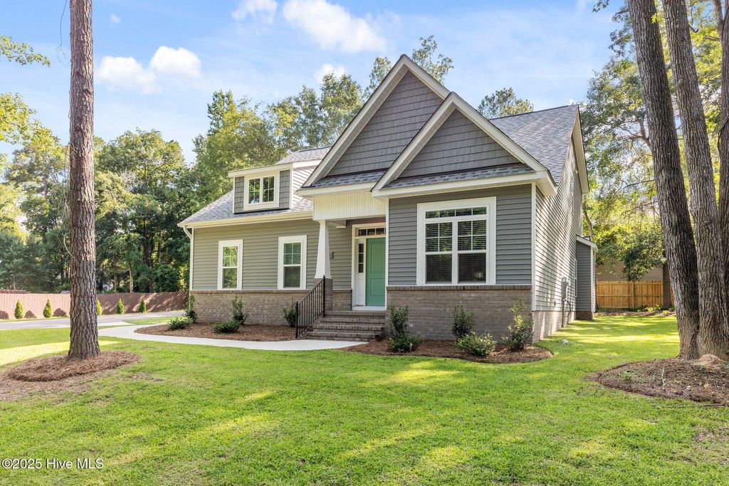 Photo of 816 Red Hawk Place, Vass, NC 28394 (MLS # 100444380)