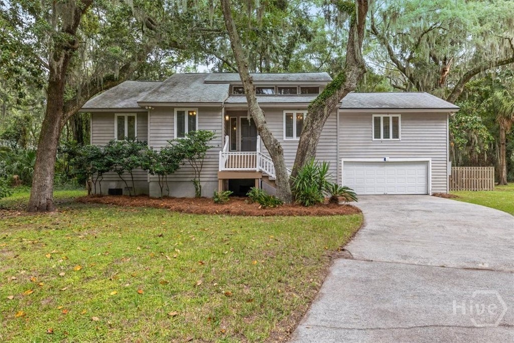 Photo of 12 Moss Pointe Court, Savannah, GA 31410 (MLS # SA363622)