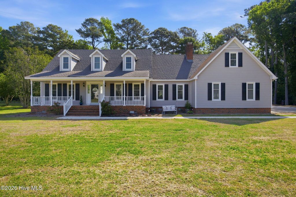 Photo of 3163 Fox Run Circle, Kinston, NC 28504 (MLS # 100572455)