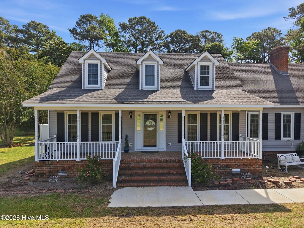 Photo of 3163 Fox Run Circle, Kinston, NC 28504 (MLS # 100572455)