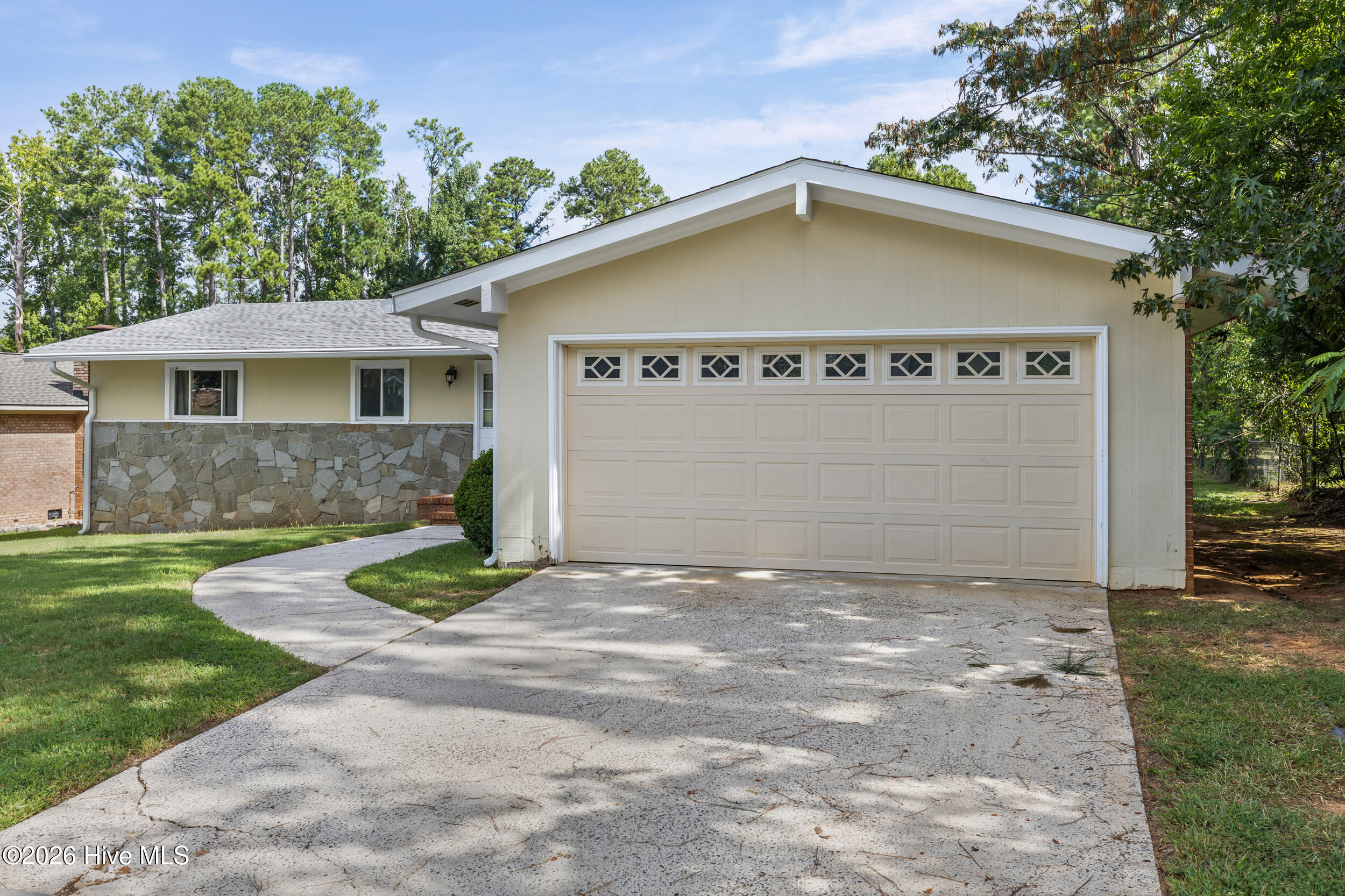 306 E Wynngate Drive