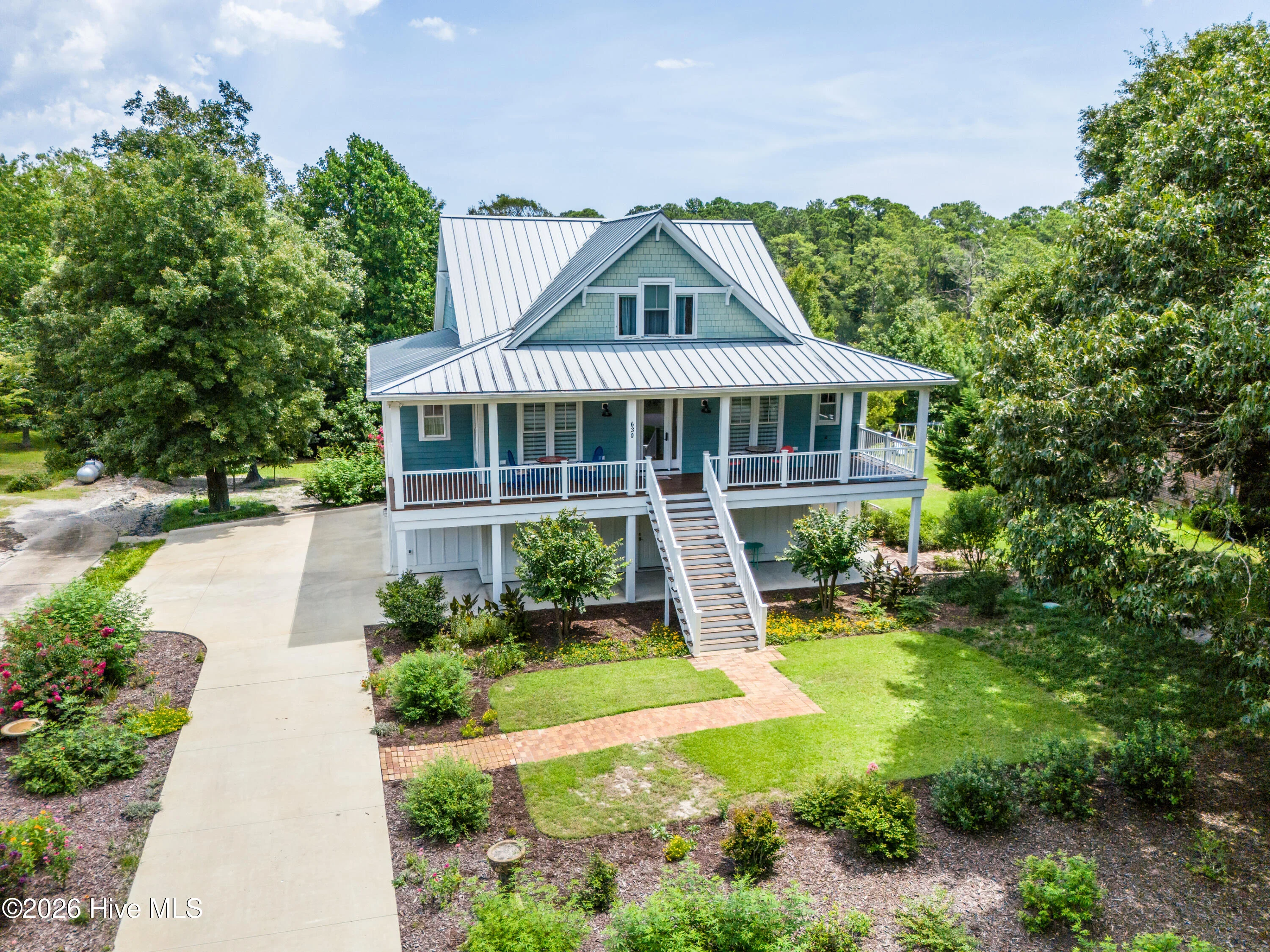 630 Ravenswood Road