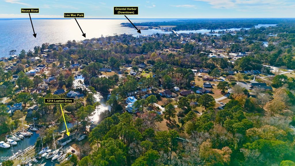 Photo of 1214 Lupton Drive, Oriental, NC 28571 (MLS # 100539271)