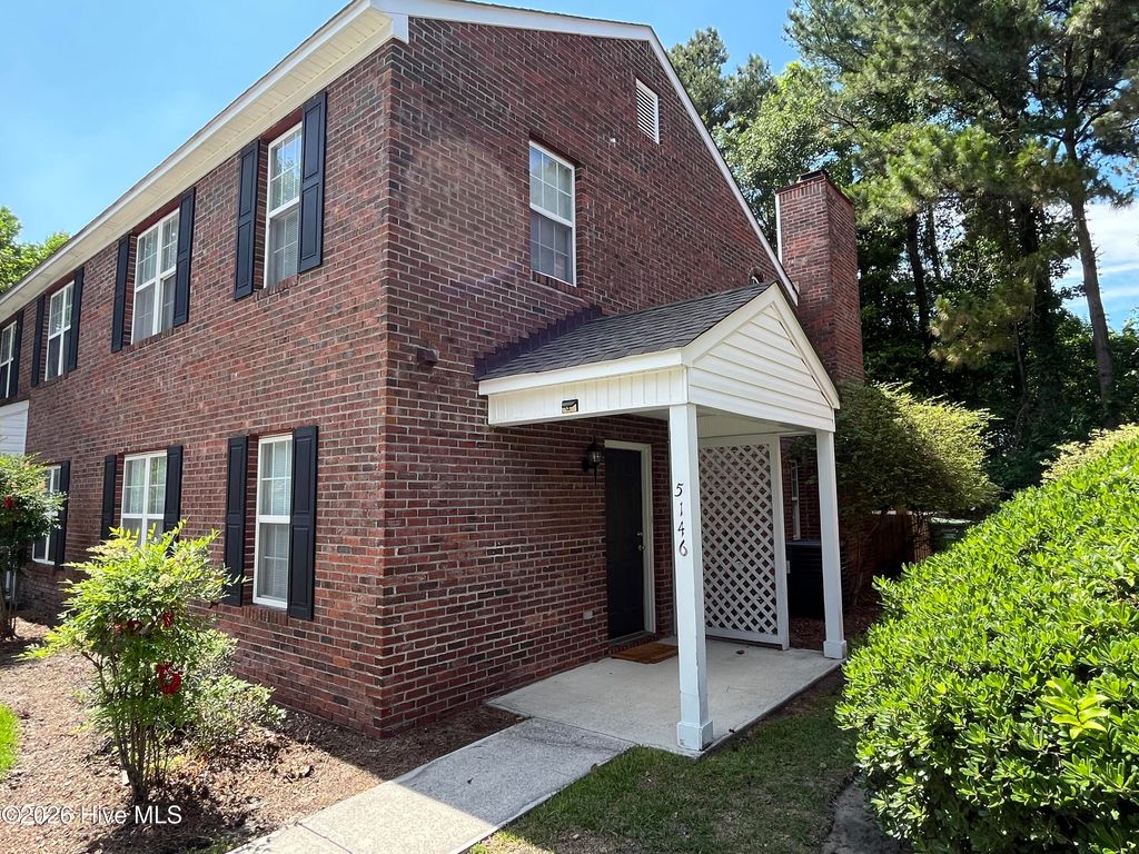 Photo of 5146 Lamppost Circle, Wilmington, NC 28403 (MLS # 100574195)