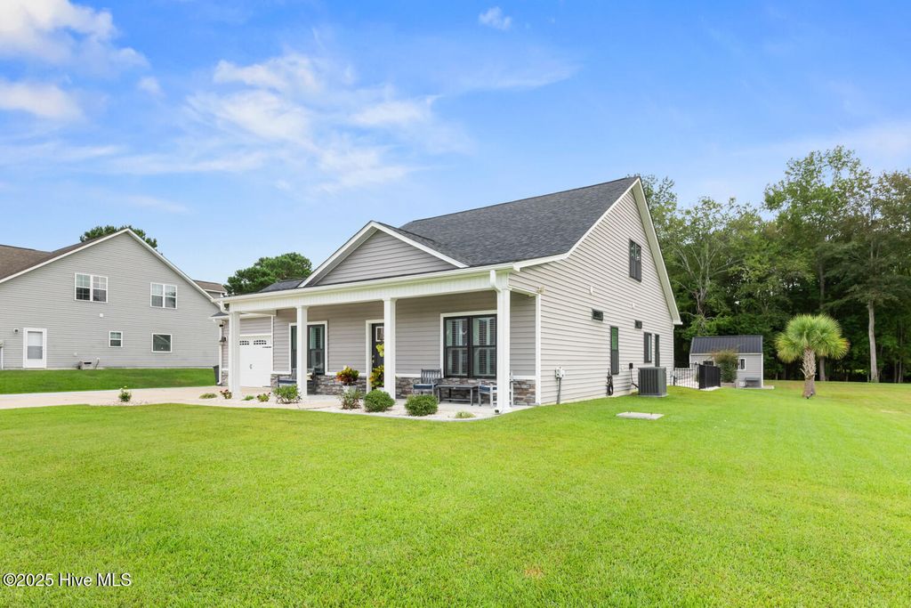 Photo of 406 Antioch Lakes Road, New Bern, NC 28560 (MLS # 100545770)