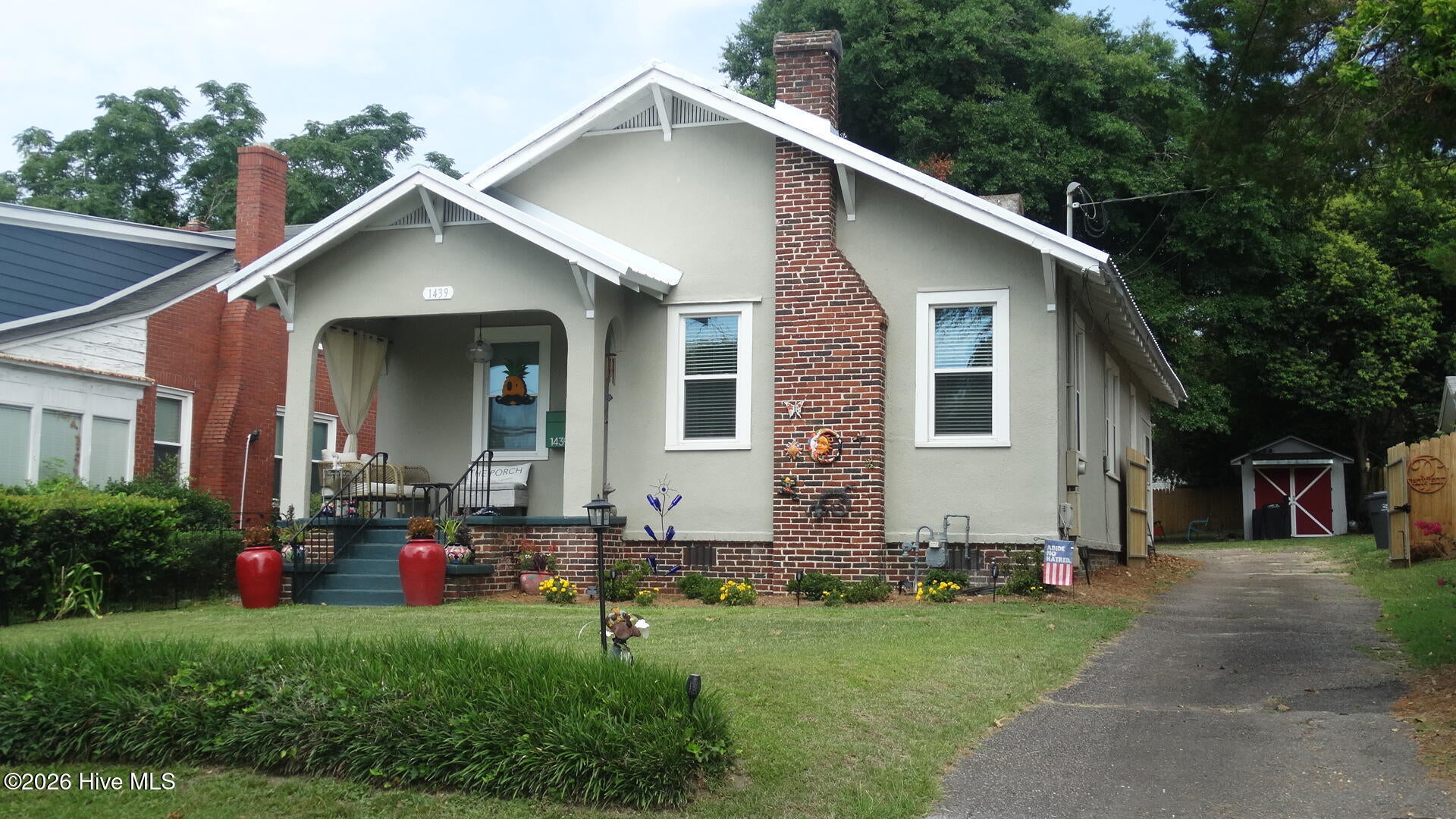 1439 Heard Avenue