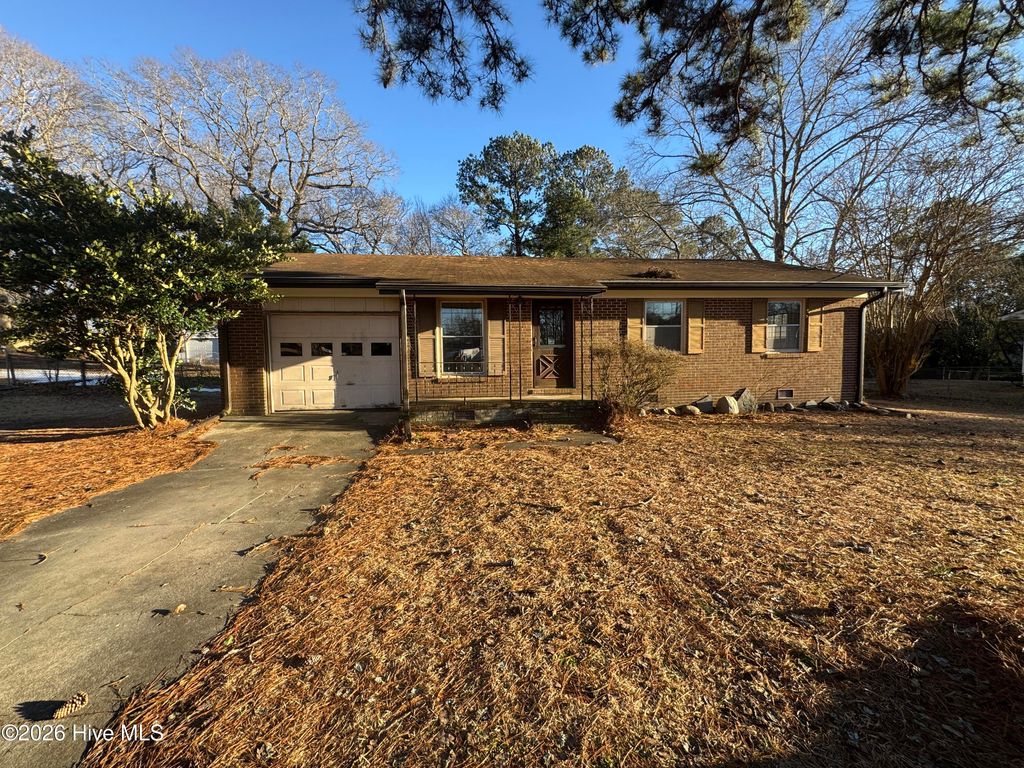 Photo of 310 Sterling Road, Jacksonville, NC 28546 (MLS # 100553396)