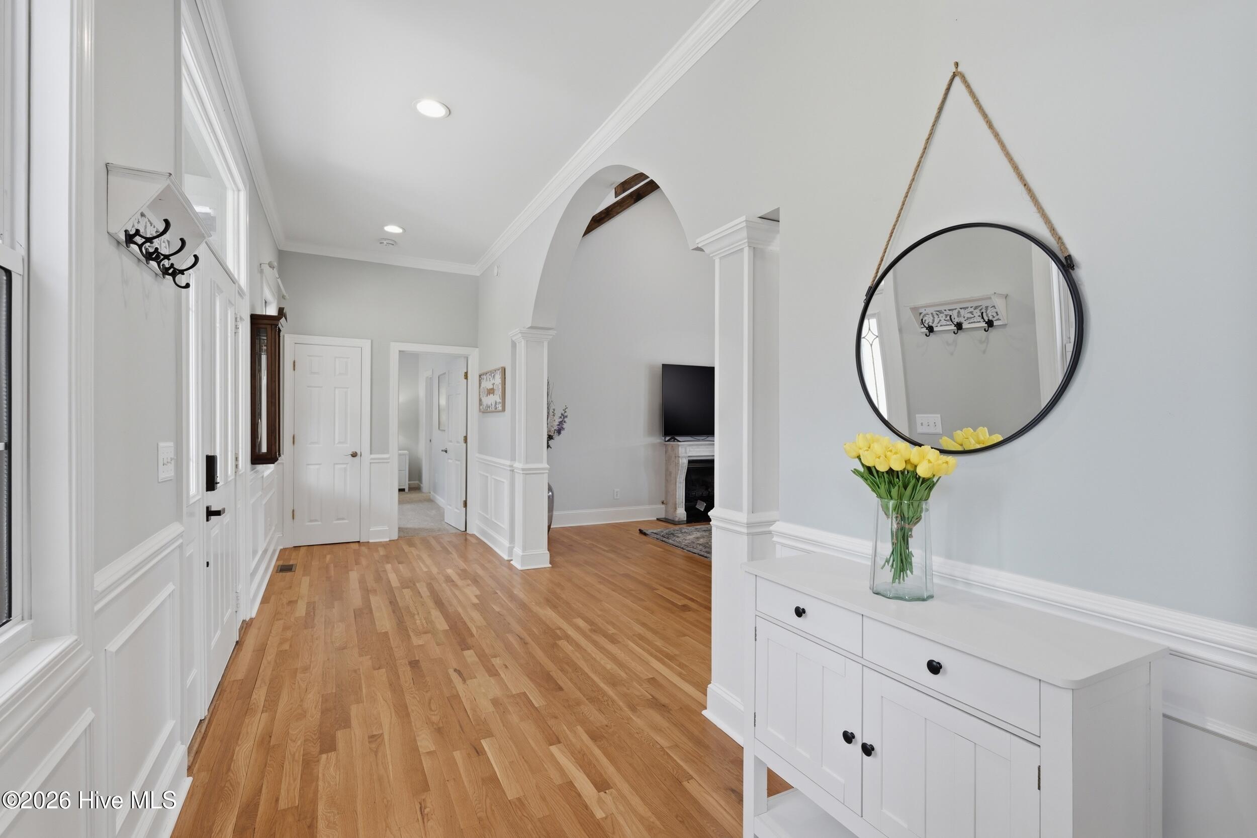 606 Ravenswood Road