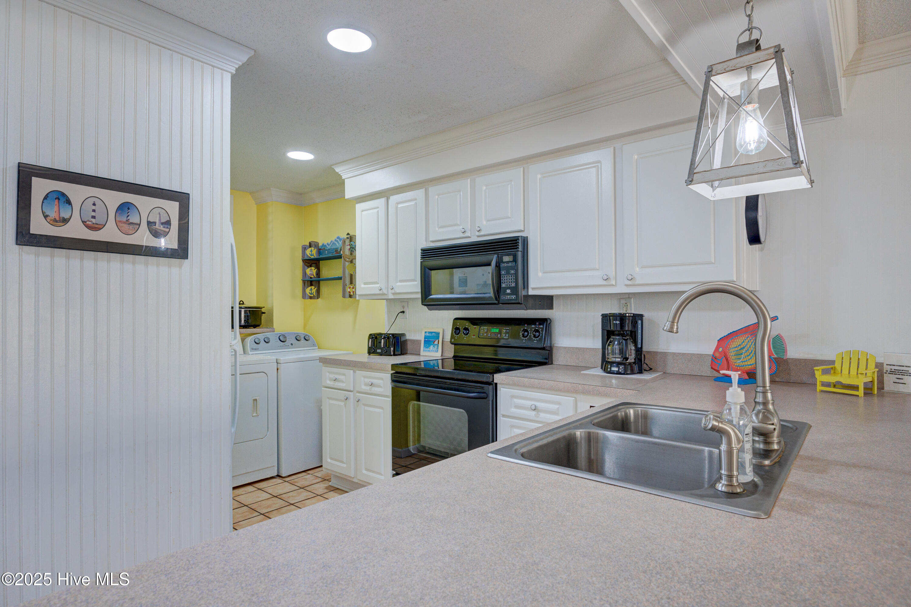 Indian Beach, North Carolina 28512, United States, 3 Bedrooms Bedrooms, ,2 BathroomsBathrooms,Residential,Active,256013