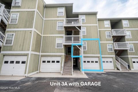 Condo For Sale - 200 S Lake Park Boulevard #3A<br/> Carolina Beach, NC 28428