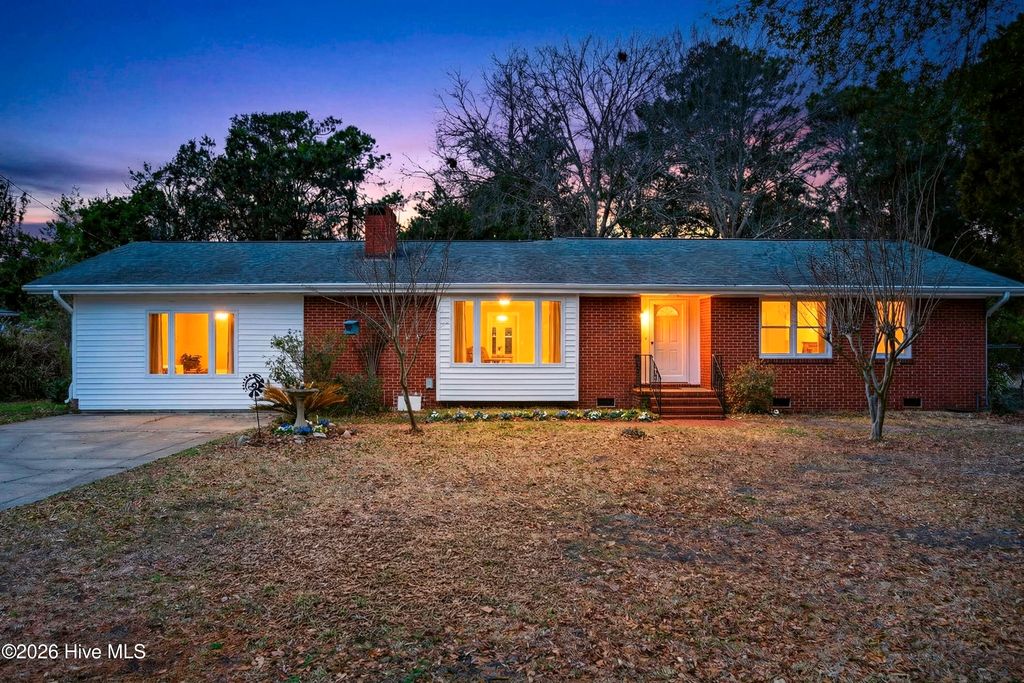 Photo of 3934 Edgewood Road, Wilmington, NC 28403 (MLS # 100557140)