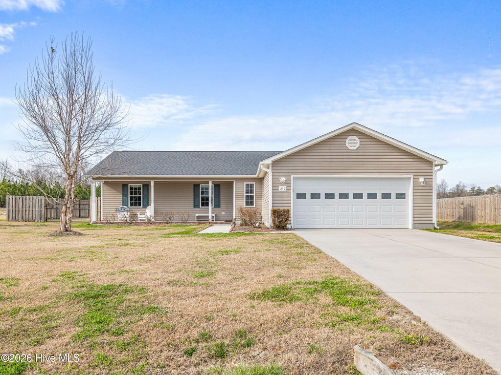 Photo of 212 Hackney Ridge Lane, Jacksonville, NC 28540 (MLS # 100556892)