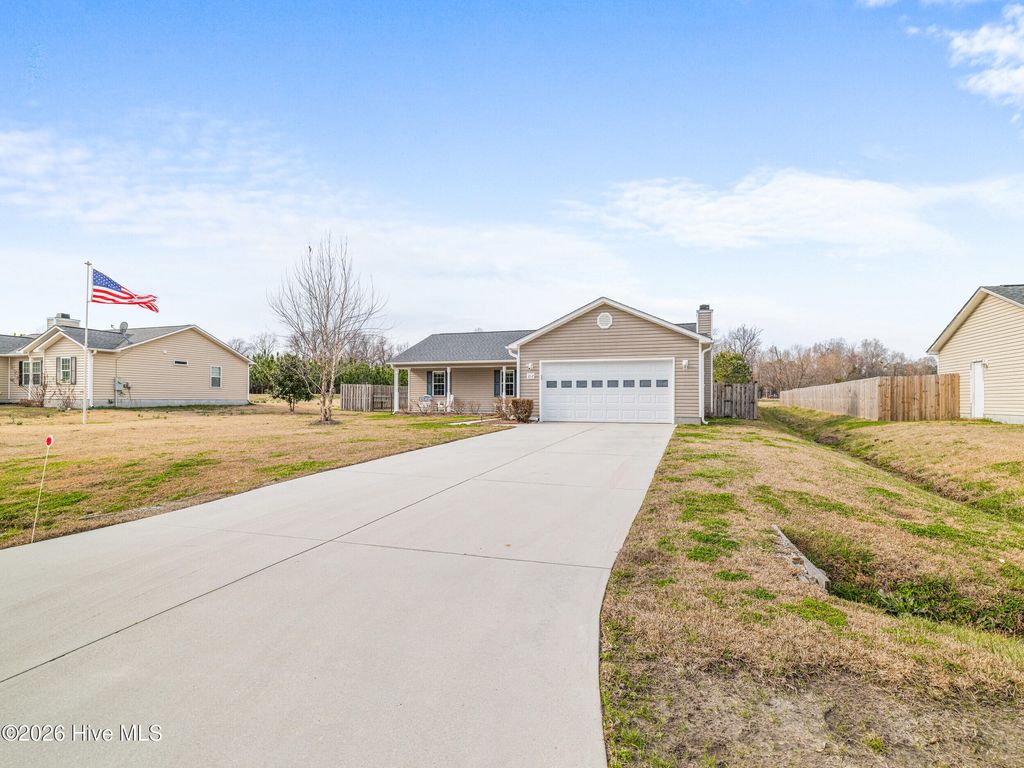 Photo of 212 Hackney Ridge Lane, Jacksonville, NC 28540 (MLS # 100556892)